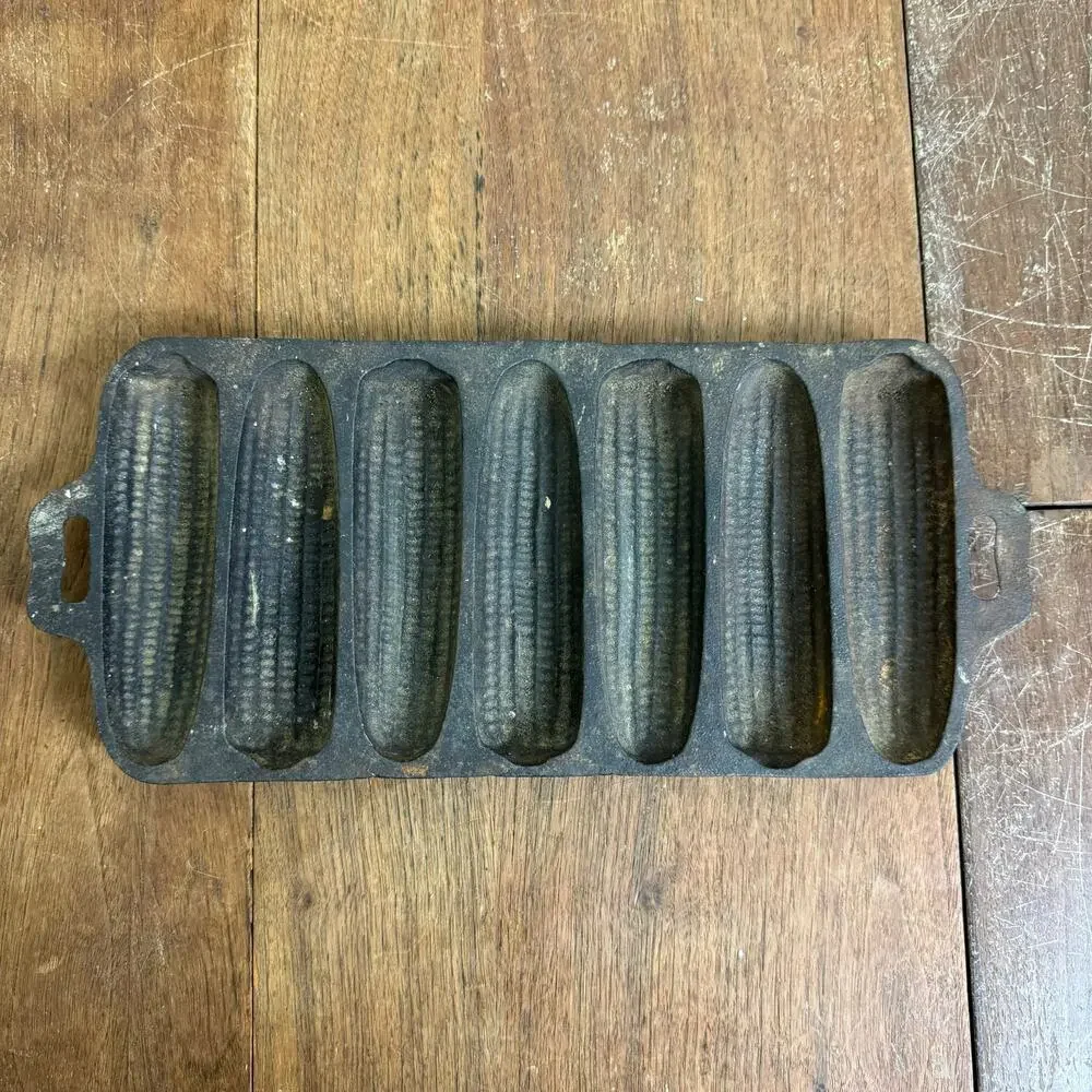 Vintage Cast Iron Cornstick Pan 7 Slot Cornbread Mold‎ Rustic Bakeware